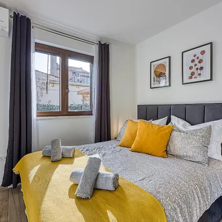 Center Oasis - Private Parking Apartman Pula